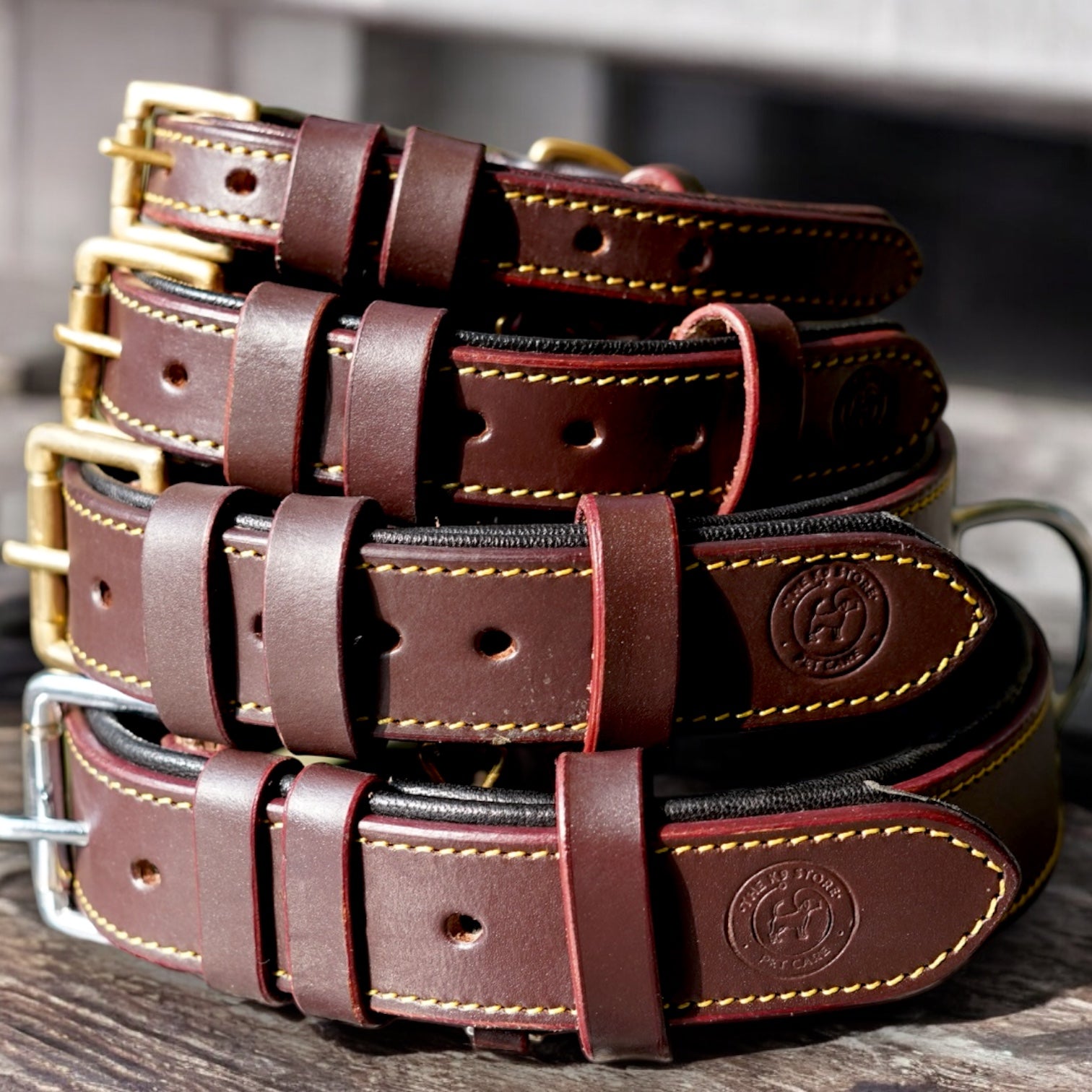 High-grade chocolate dog collar leather craftsmanship